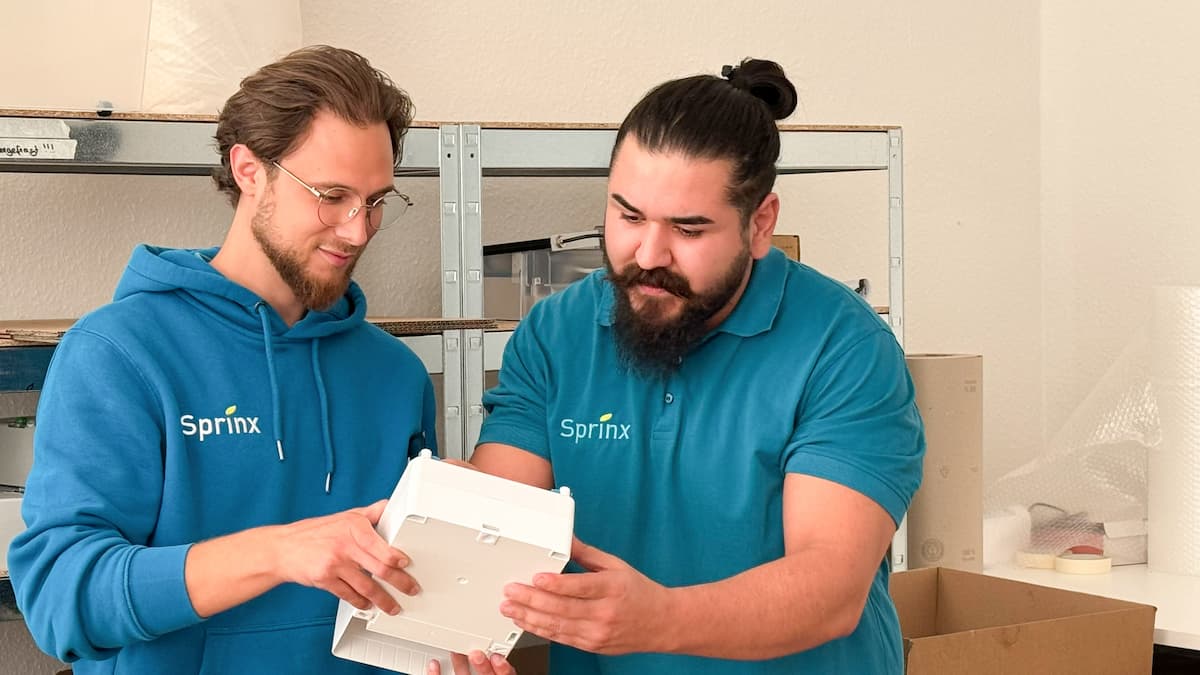 Zählermonteur bereit zur Abfahrt | Sprinx International